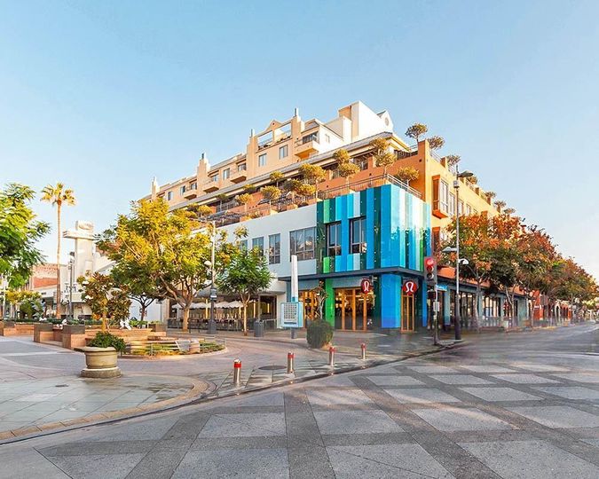 Janss Court