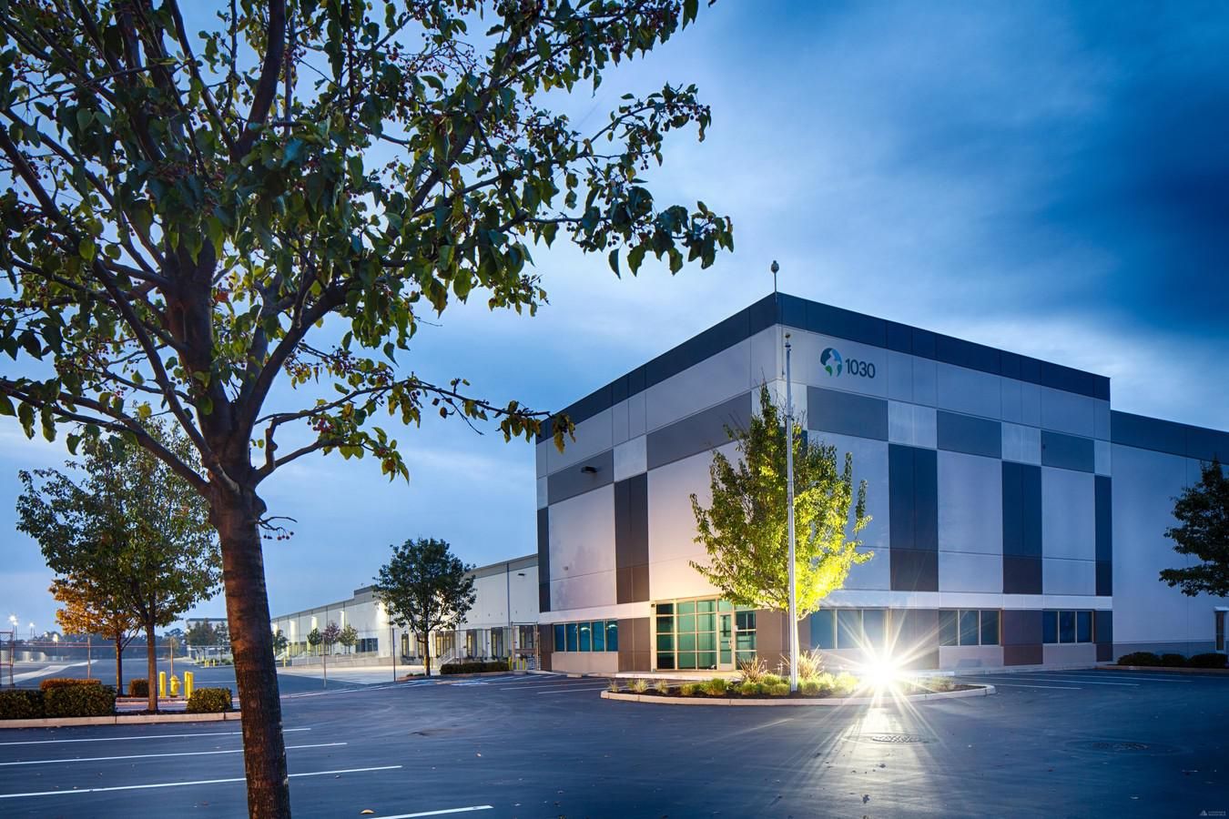 Runway Distribution Center photo 1
