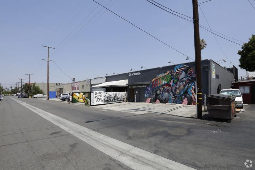 3051 S La Cienega Blvd photo 2