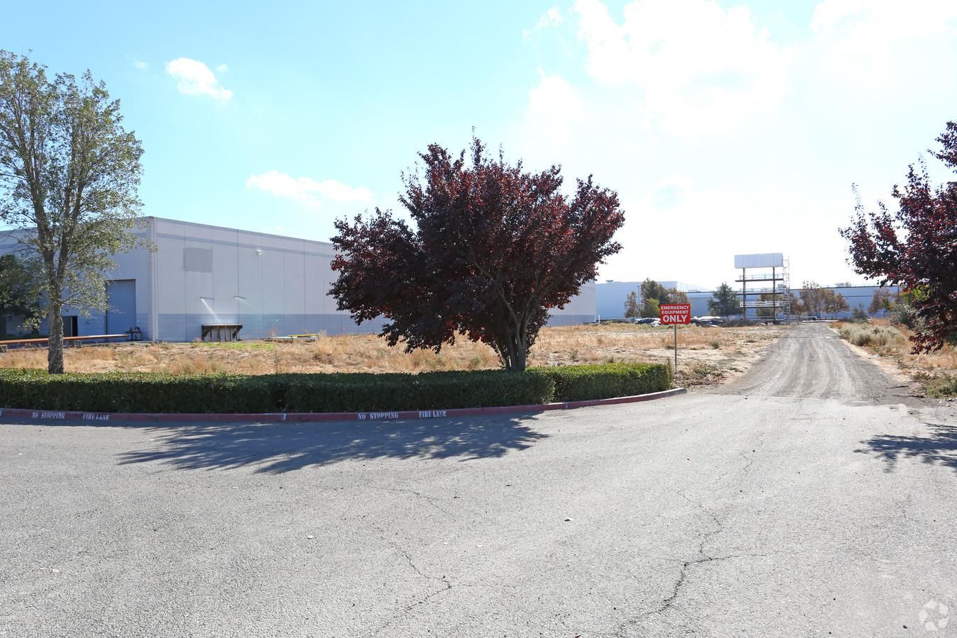 Office/Retail Property For Lease photo 1