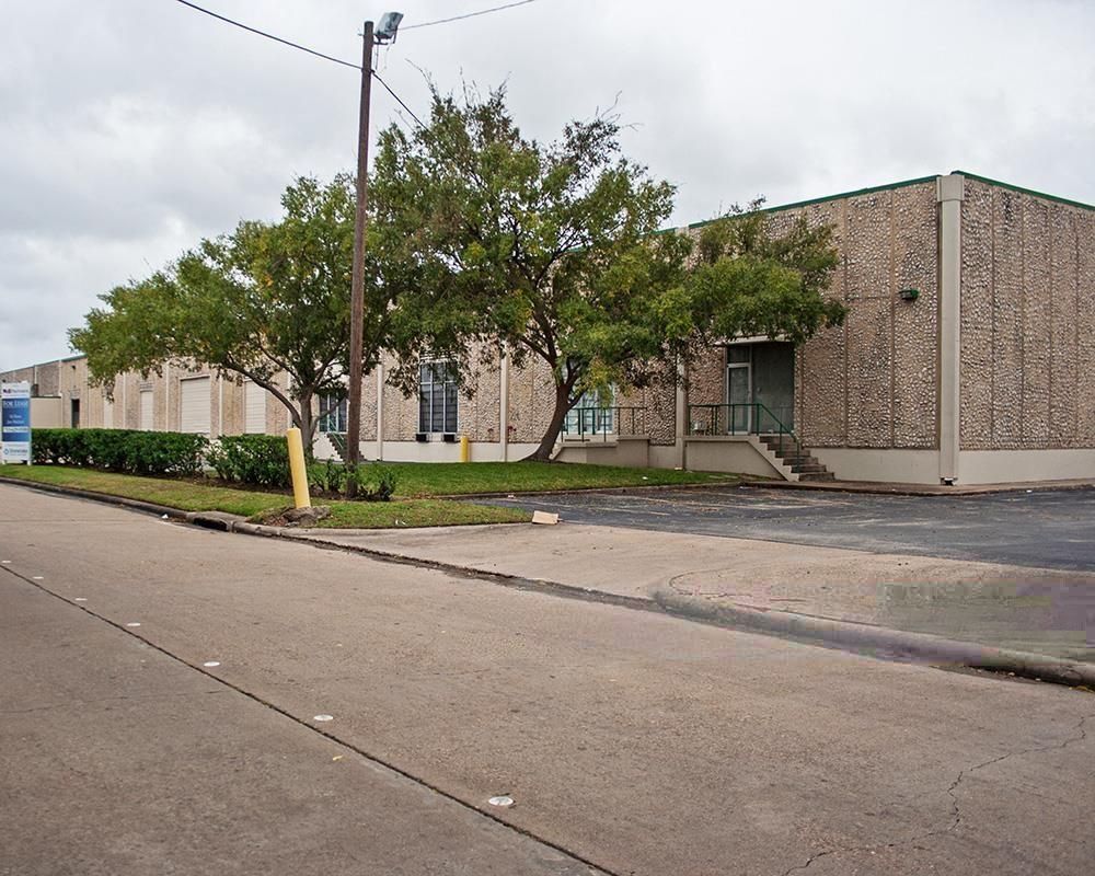 Wynnwood Industrial Park - Buildings 2 & 3 photo 3