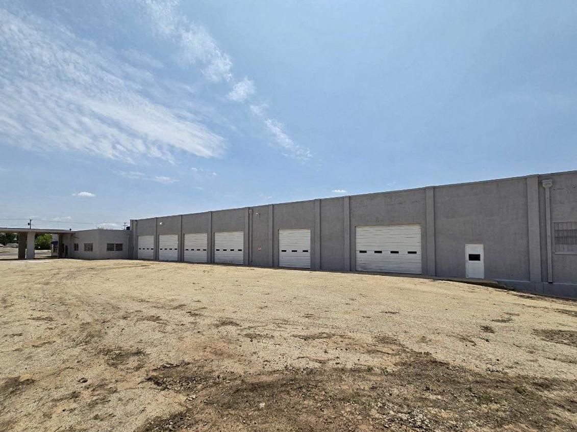 3418 W Hwy 80 photo 1