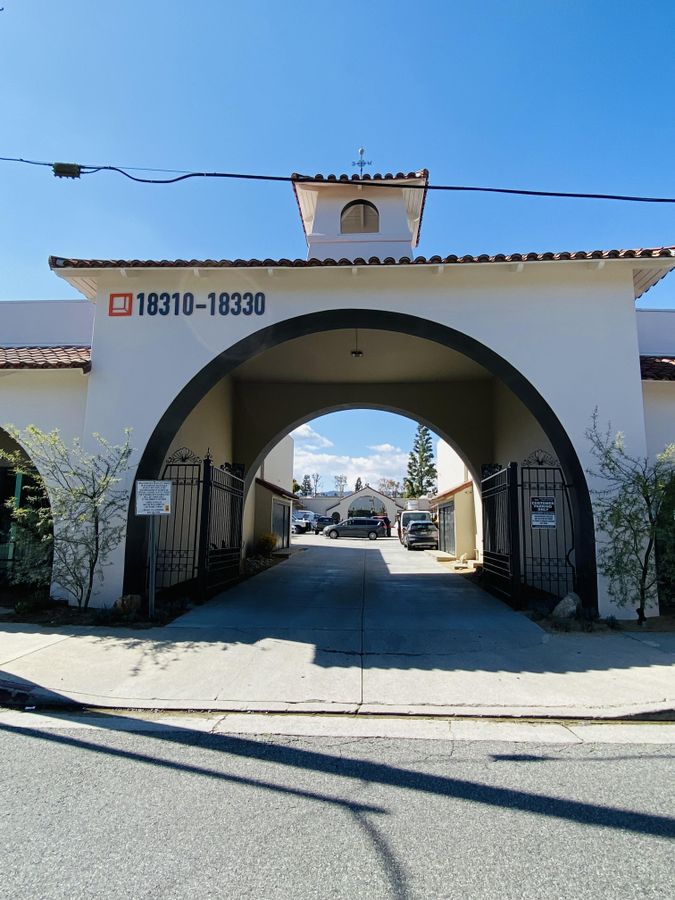 18310-18330 Oxnard Street photo 1