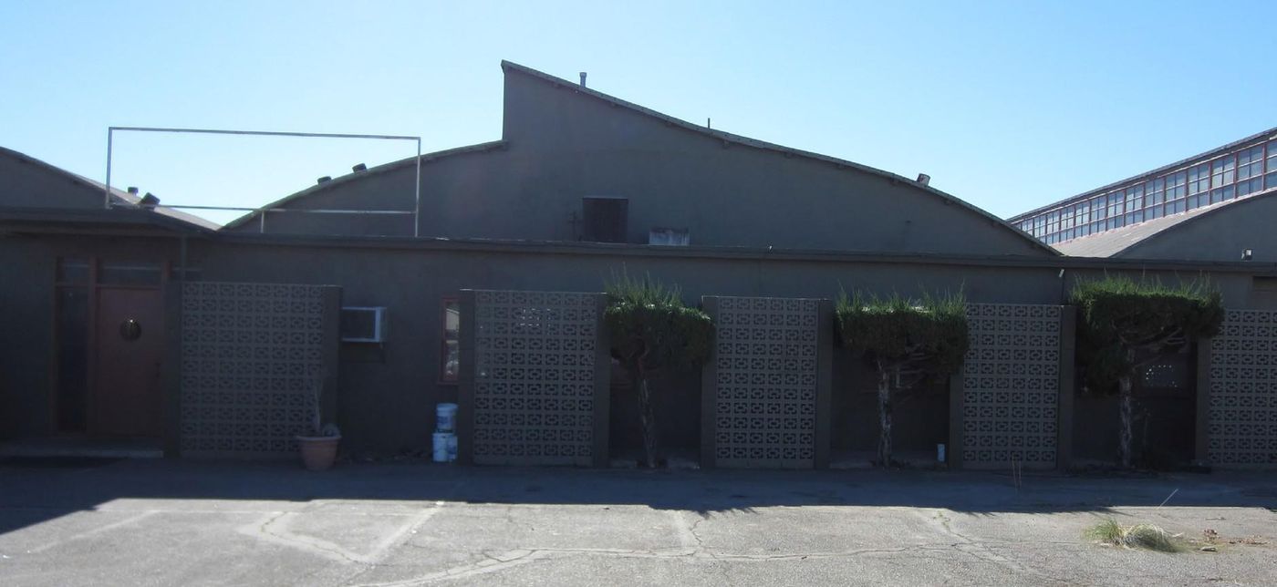 Building B photo 2