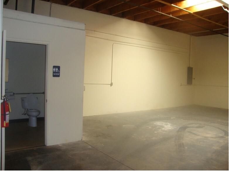 Bdlg I 170-180 Mace St photo 2