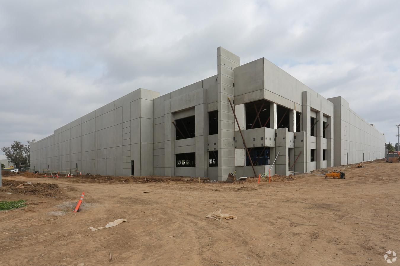 Bldg 2 photo 3