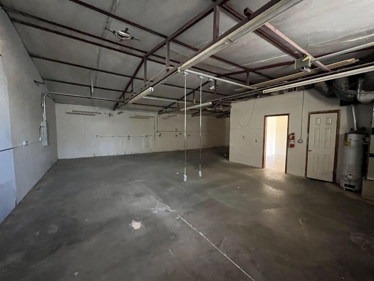 4711 Carol Ln photo 2