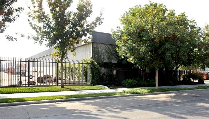 Warehouse Space for Rent at 1119 E Douglas Ave Visalia, CA 93292 - #2