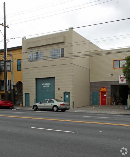 674 S Van Ness Ave