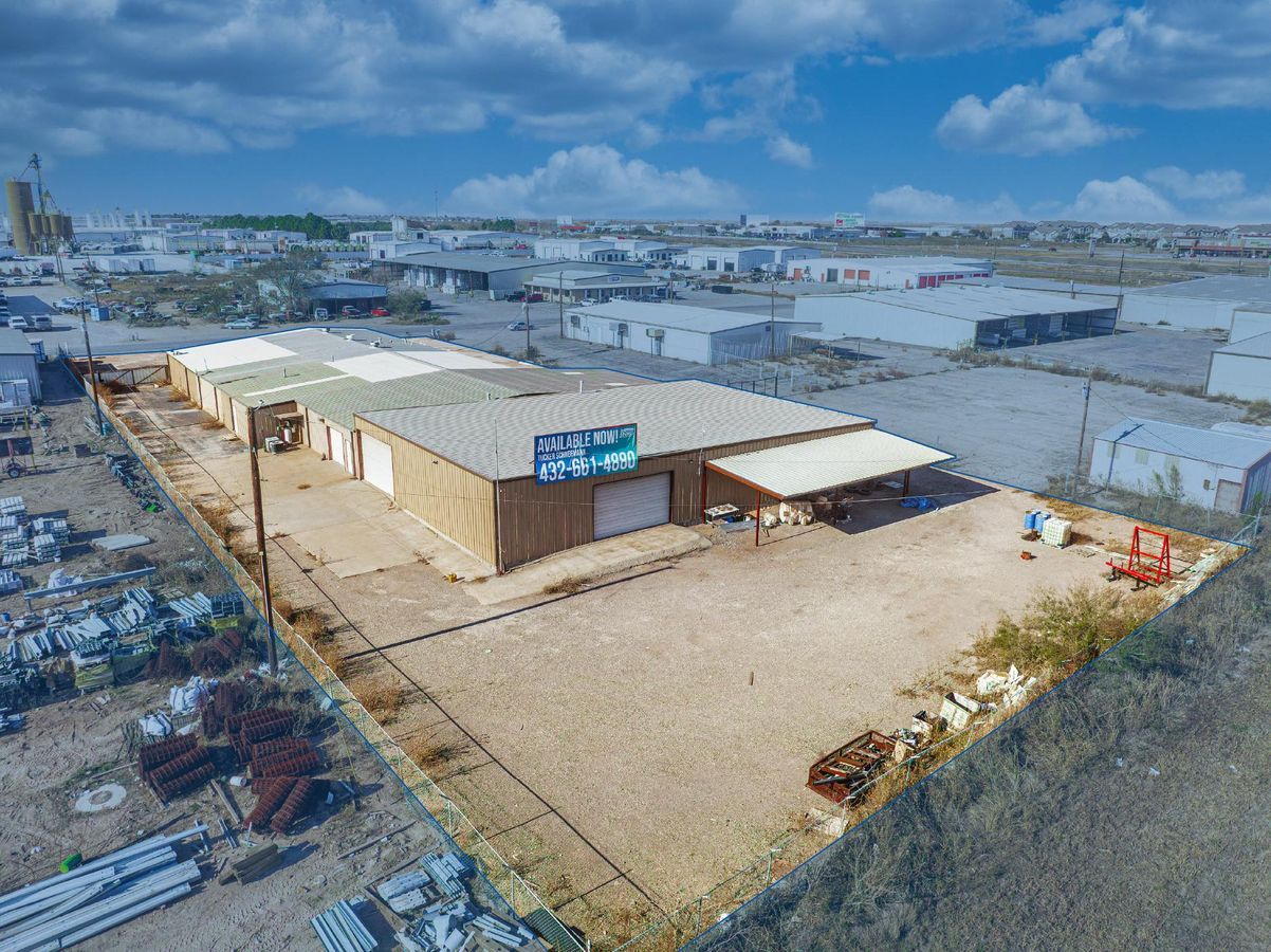 Expansive Warehouse with Counter Sales/Showroom photo 1