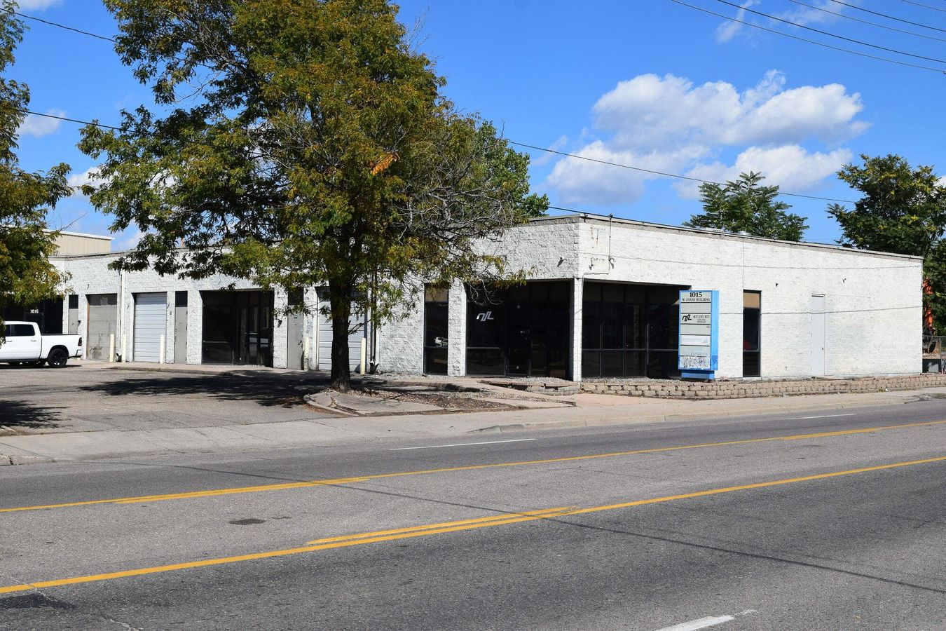 Affordable office/warehouse units for lease photo 2