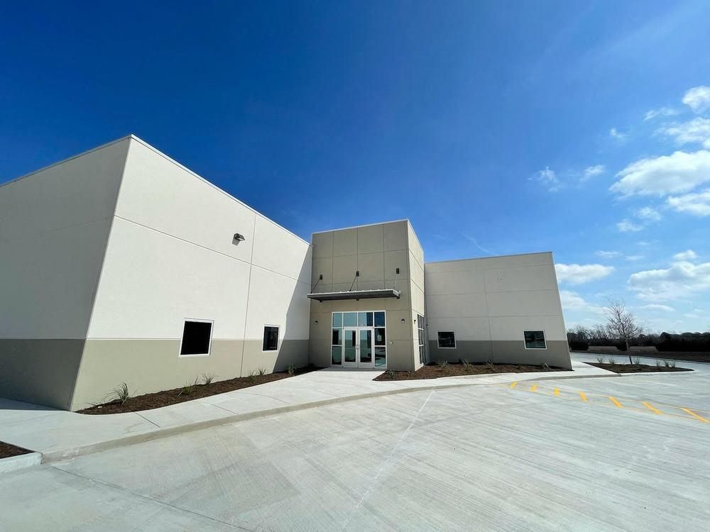 7,000 - 14,000 SF Industrial Space For Lease photo 3