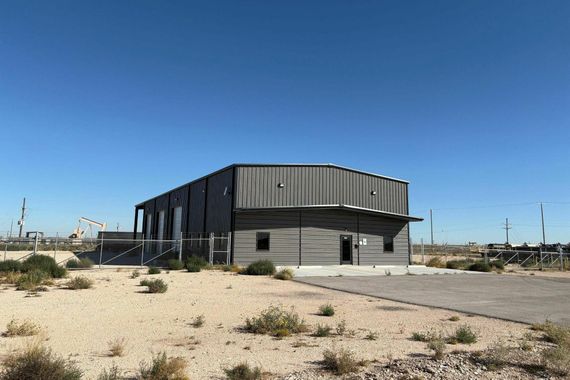 7,050 SF Industrial Facility in Central Location