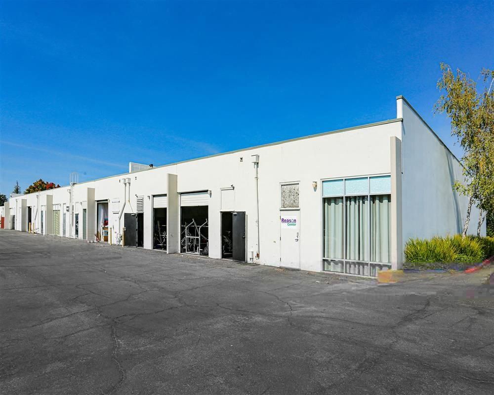 Pointe West Business Park II photo 2