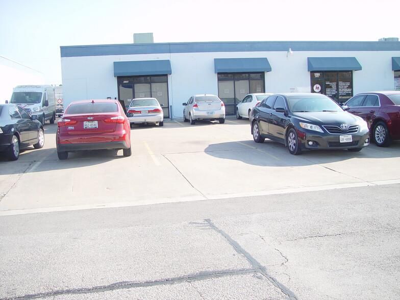 5102-5106 Commercial Dr photo 3