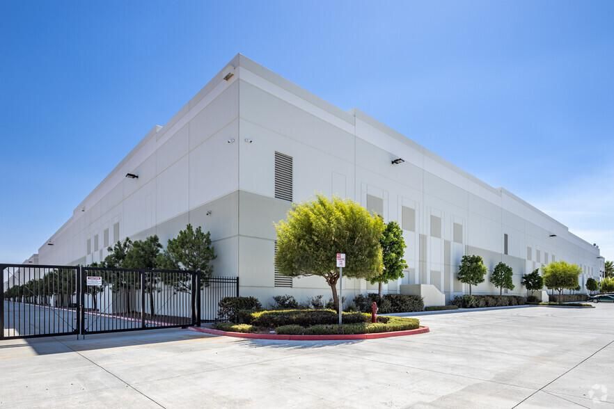 Meridian Distribution Center 14600 Innovation Dr photo 2