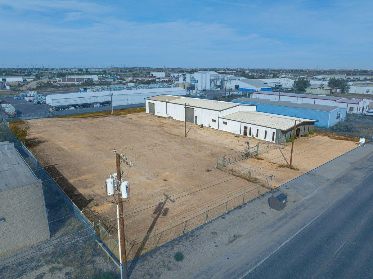 Warehouse/Office Off E Hwy 80 photo 1