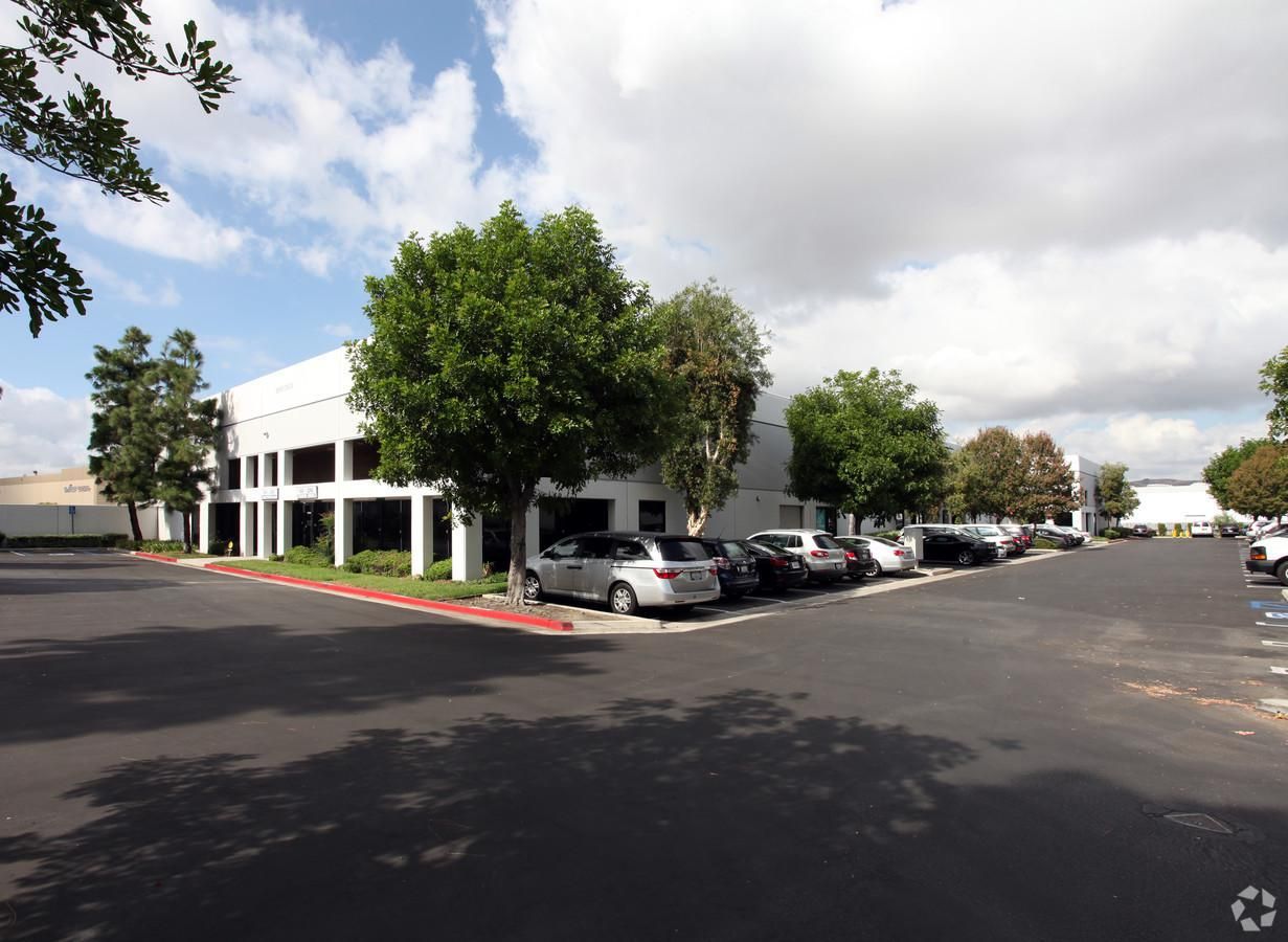 Bldg C photo 1
