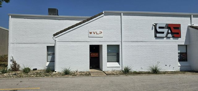 2011 Lamar Dr