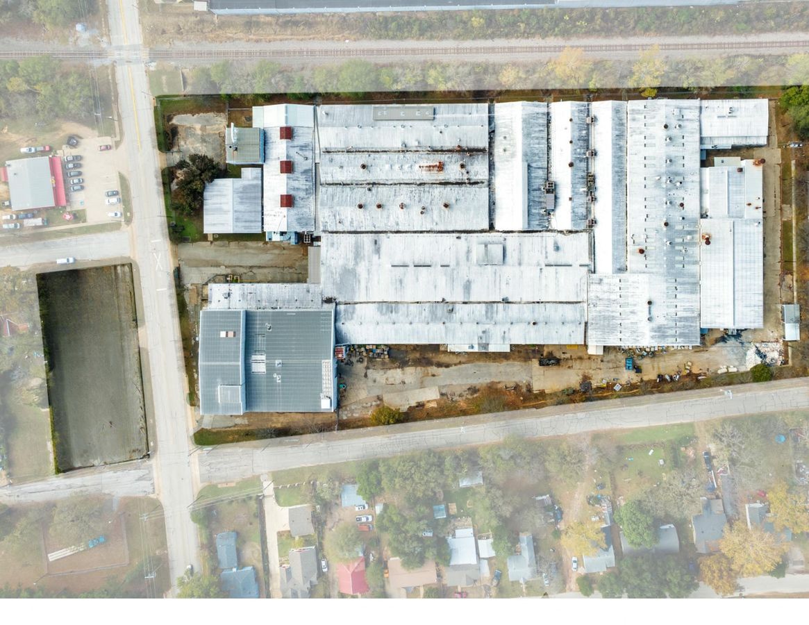 184,587 SF Heavy Industrial/Distribution photo 2