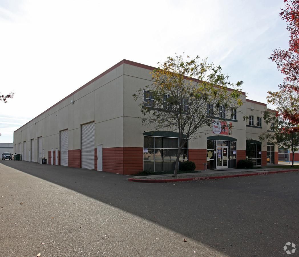 Industrial Property For Lease photo 3