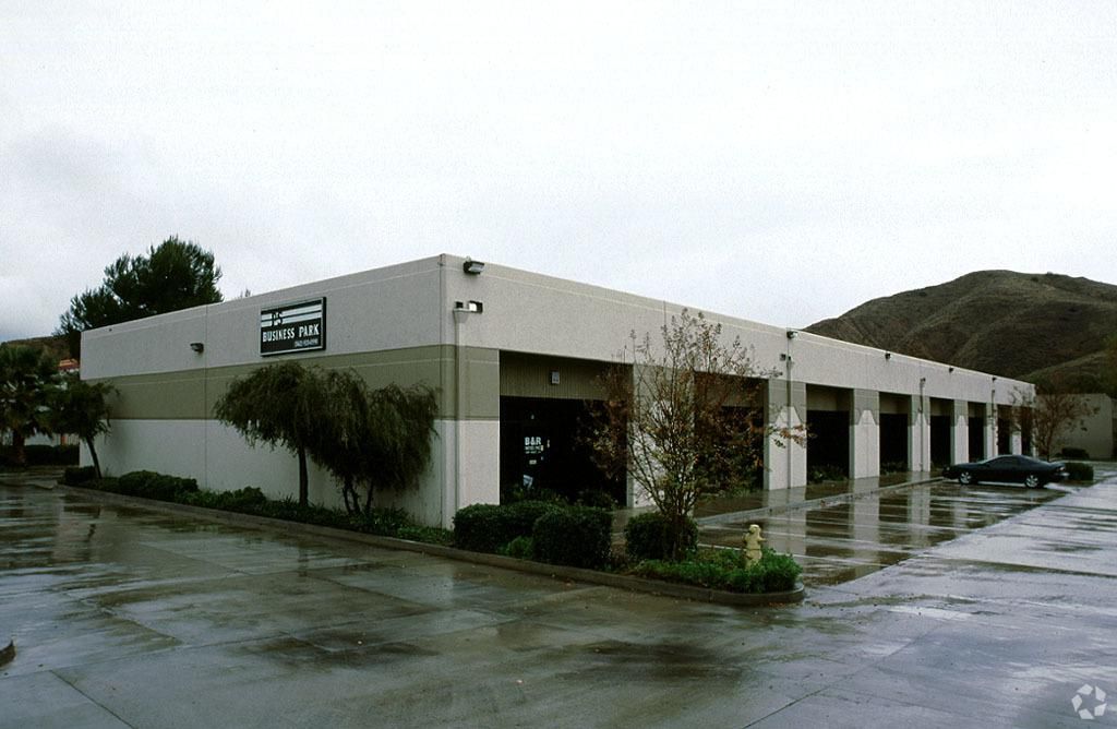Flex Property For Lease photo 3