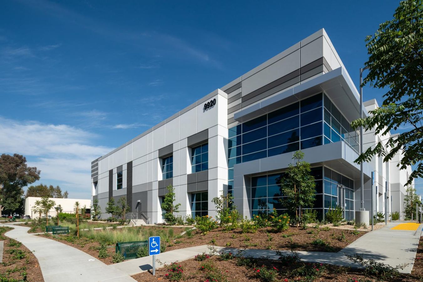 9920–10000 Pioneer Boulevard photo 3