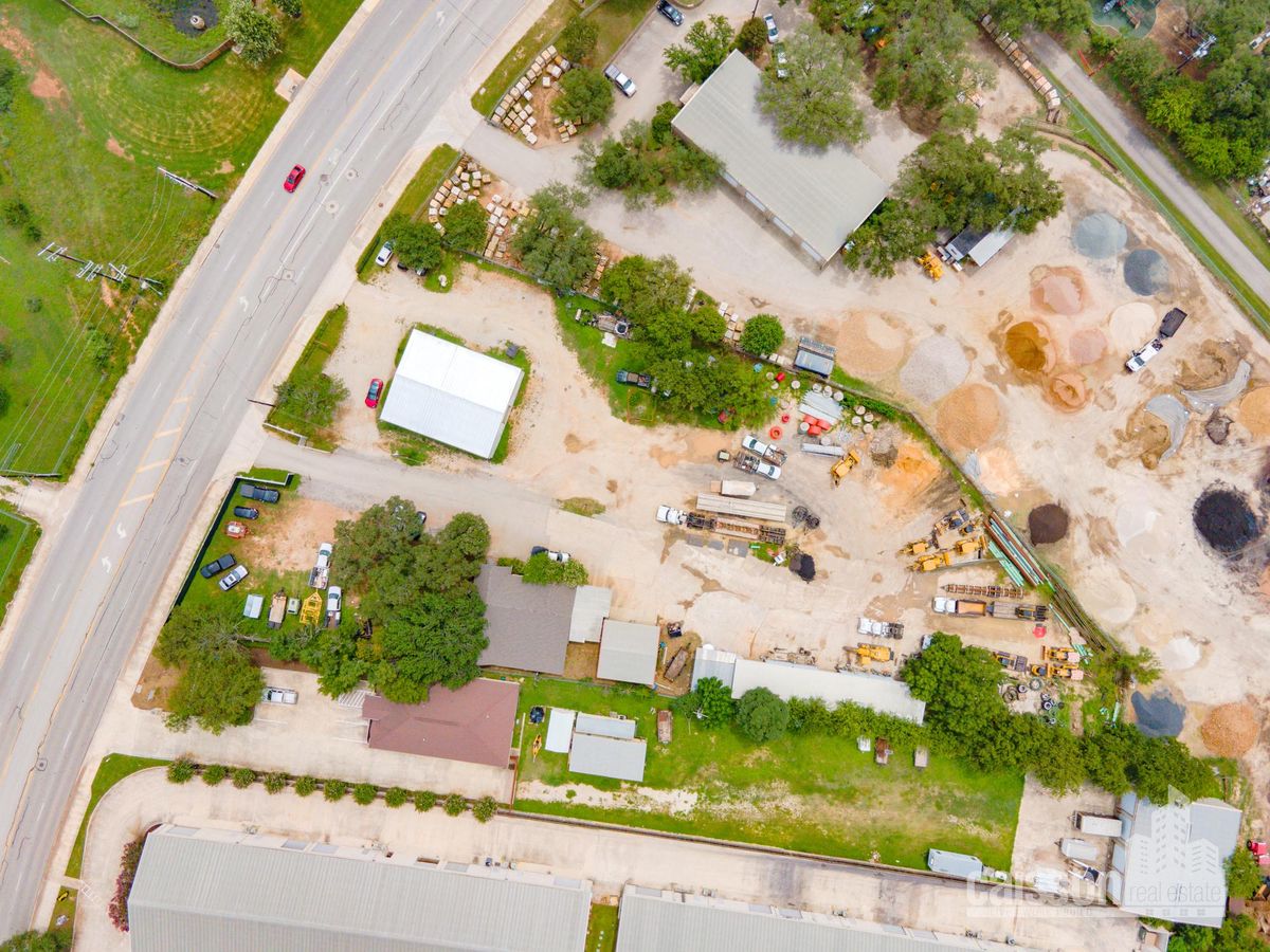 18833 Redland Rd photo 4