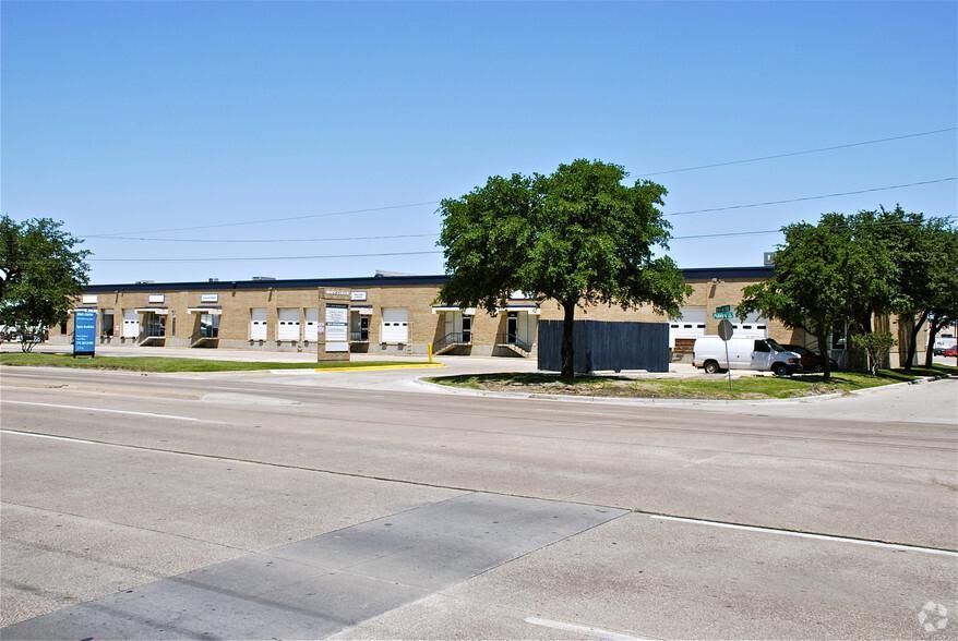 Bldg 2 3511-3539 Irving Blvd photo 1
