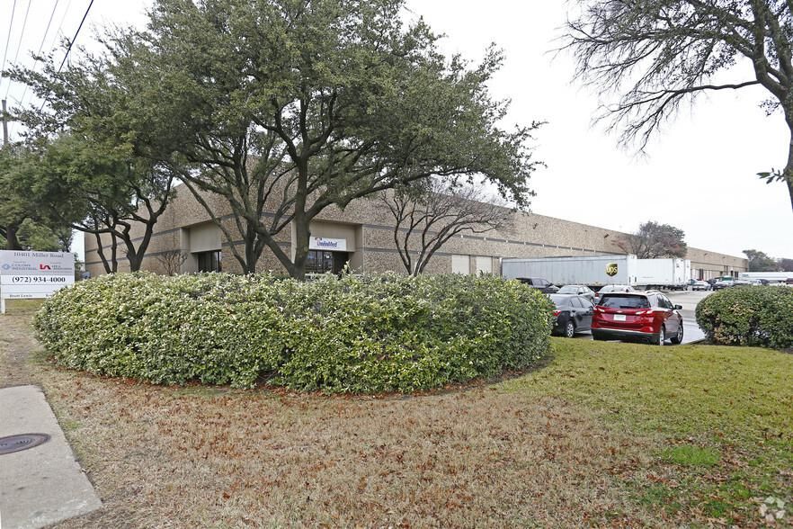 10401 Miller Rd photo 3