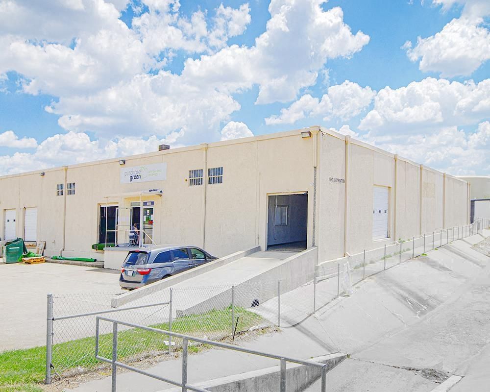 13908-13910 Distribution Way photo 2