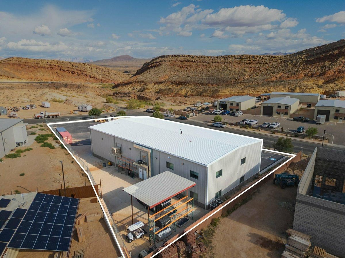 Beautiful Flex Industrial Bldg. with M-2 Zoning!! photo 4