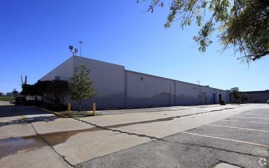Building 3-4 9153-9155 Wallisville Rd photo 1