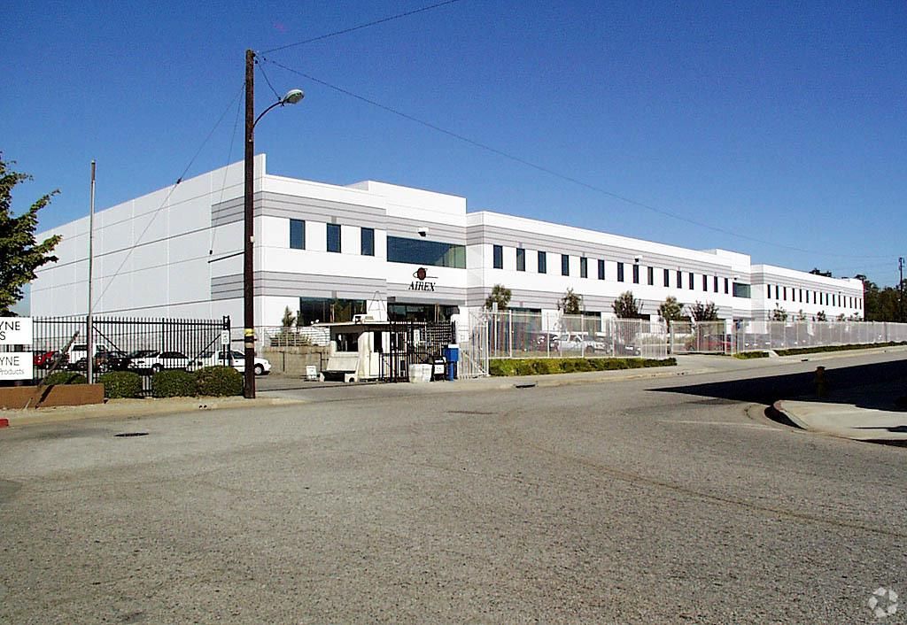 Van Ness Commerce Center photo 2