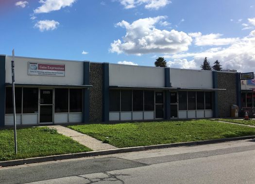 2305-2325 De La Cruz Blvd