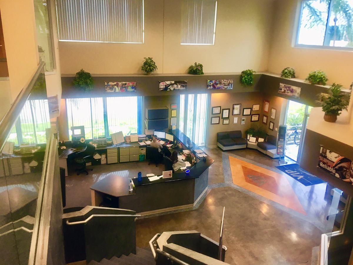LUXURIOUS EXECUTIVE OFFICE SUITES photo 4
