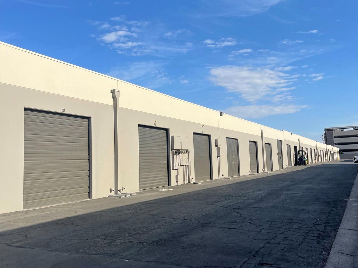 1220 W Alameda Dr photo 3