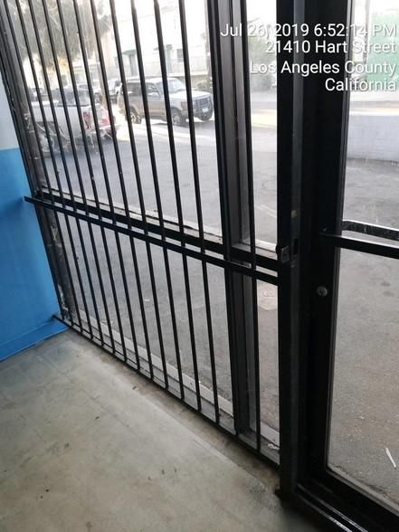 21410 Hart St photo 2