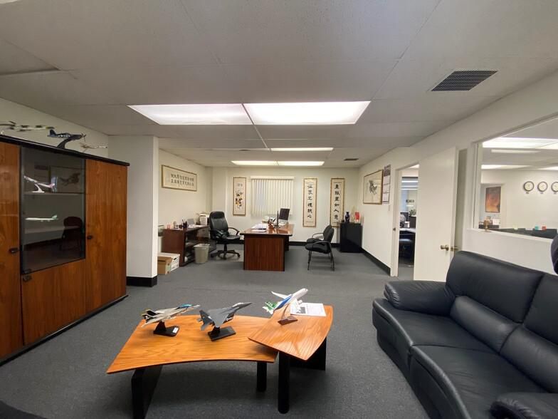 10834 S La Cienega Blvd photo 3