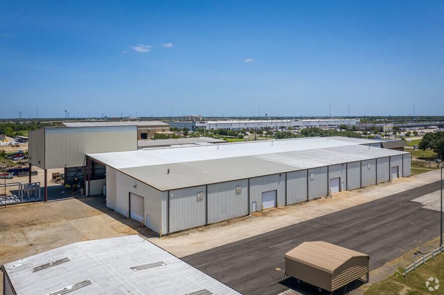 8909 Jackrabbit Industrial Facility 8909 Jackrabbit Rd photo 3