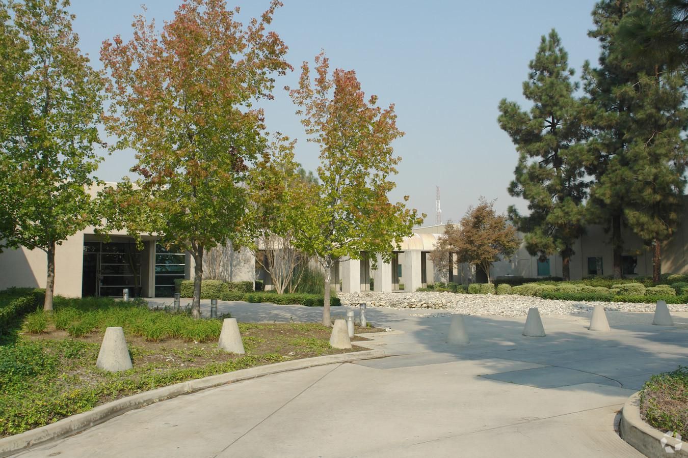 LA Self Storage Dev or Creative Office Lease photo 3