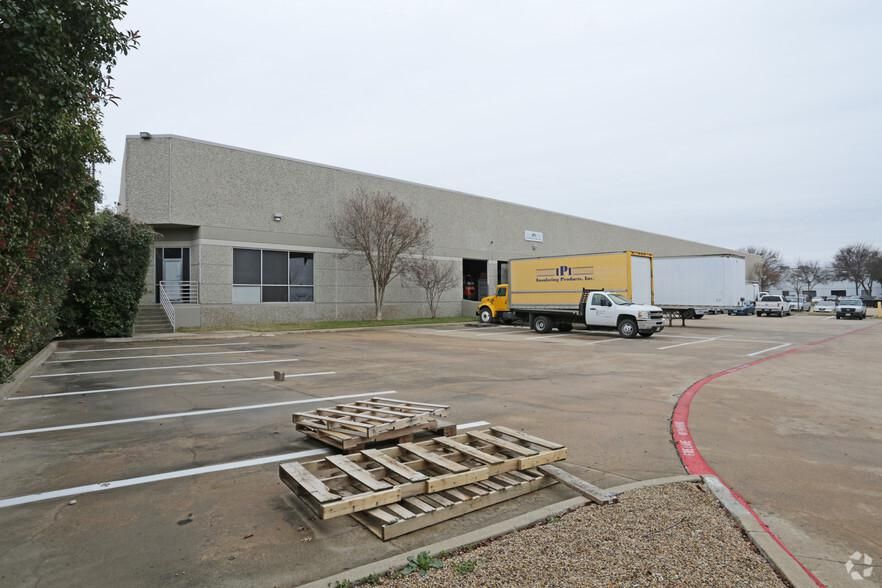 Building D 3101 Technology Dr photo 2