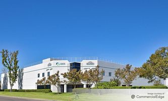 Warehouse Space for Rent located at 4905 East Hunter Avenue Anaheim, CA 92807