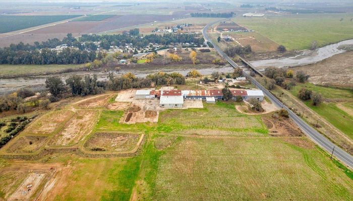 Warehouse Space for Rent at 10513 Road 236 Terra Bella, CA 93270 - #4