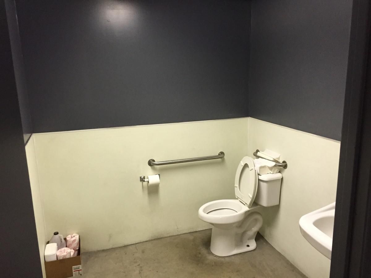 Free Standing Office/Warehouse Spaces w/ Yard photo 3
