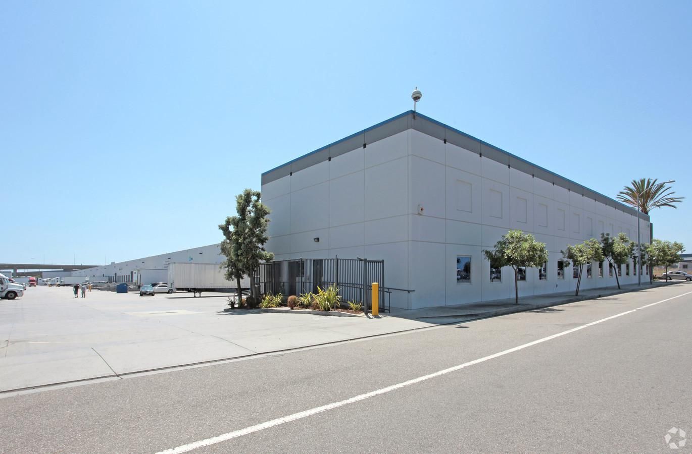 Bldg A photo 2