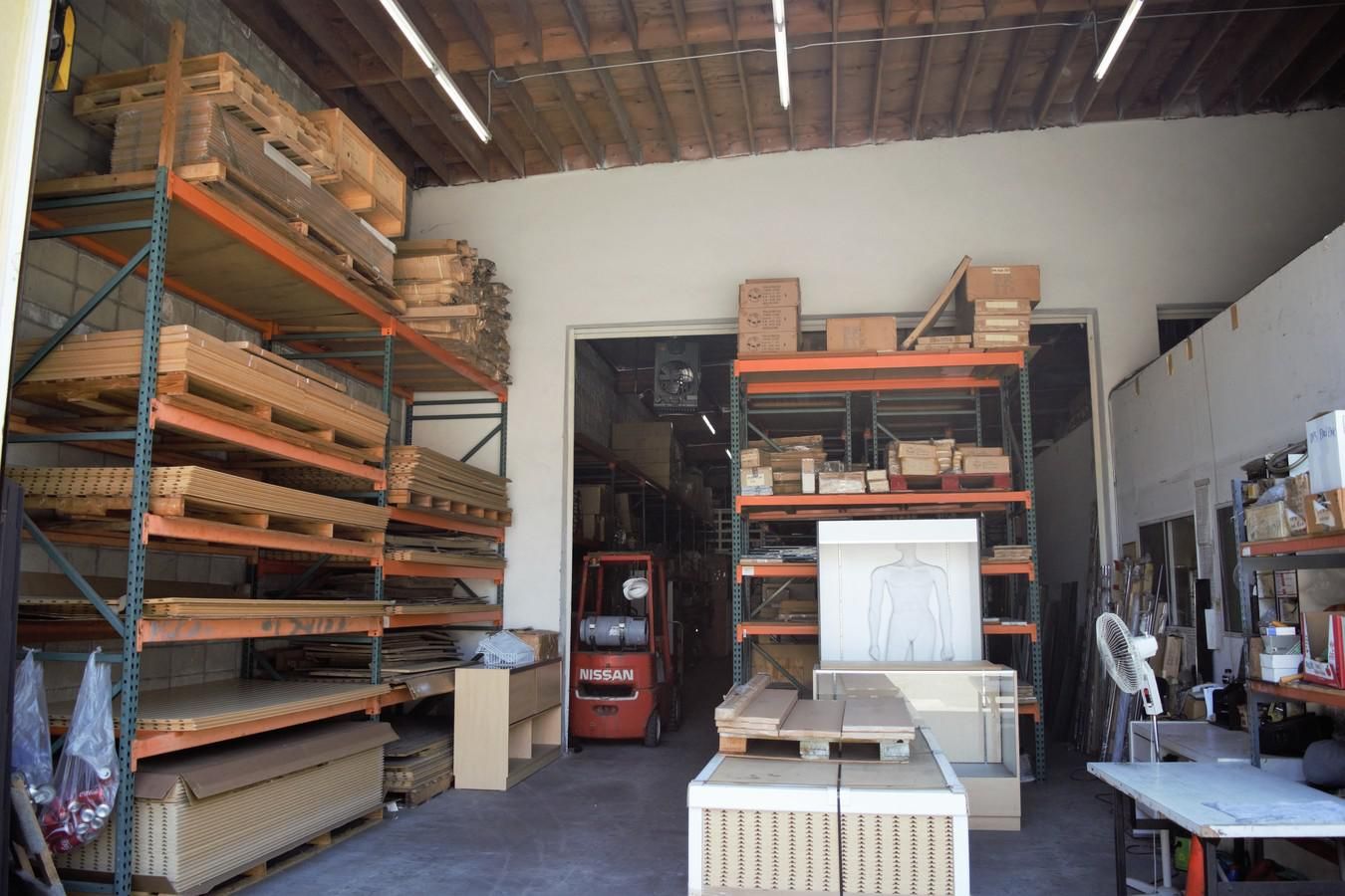 Savon Display, Los Angeles photo 2