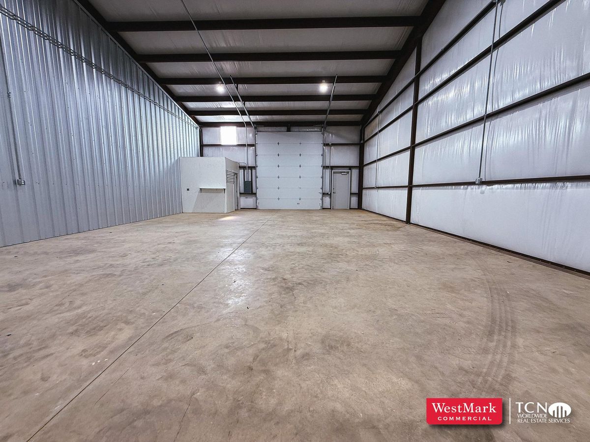 8807 County Road 6820 photo 4