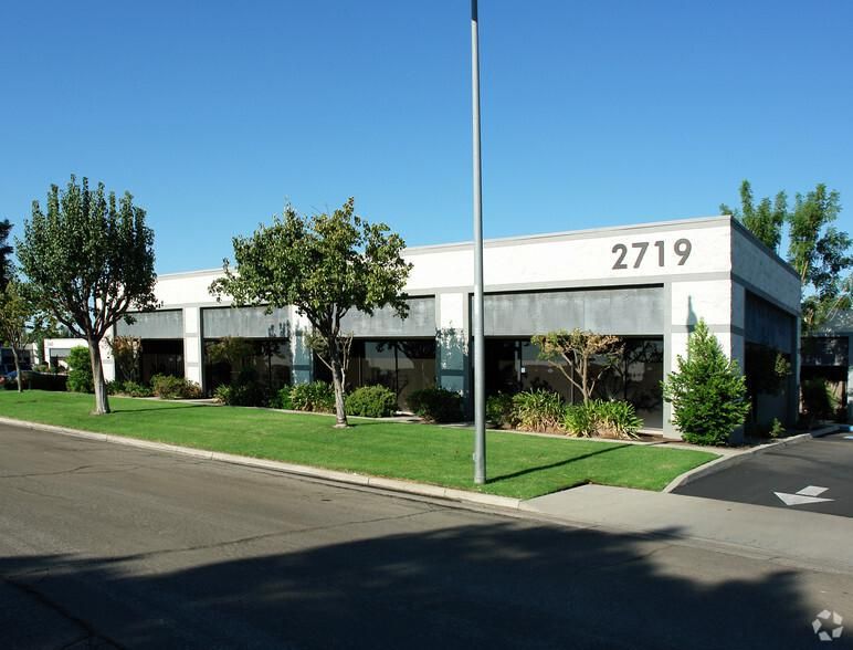 Santa Barbara Plaza 2719 N Air-Fresno Dr photo 1