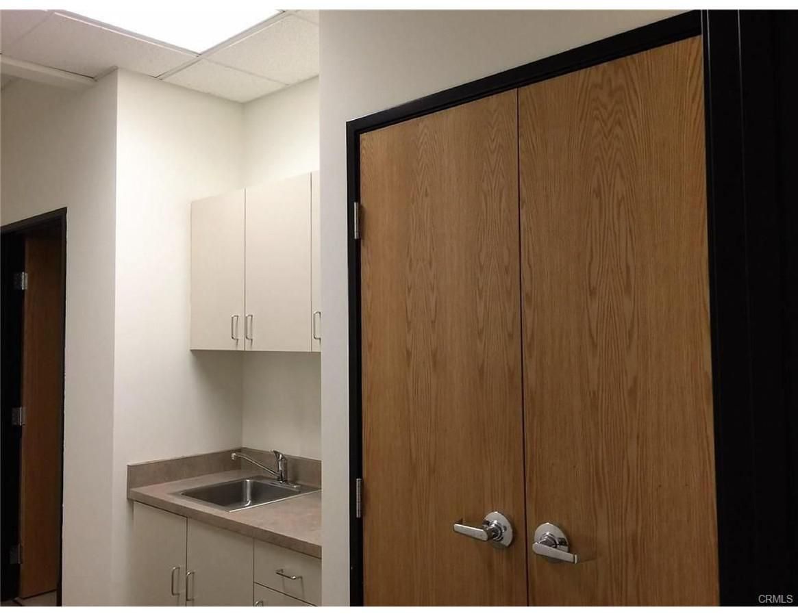 Bldg 21 photo 2